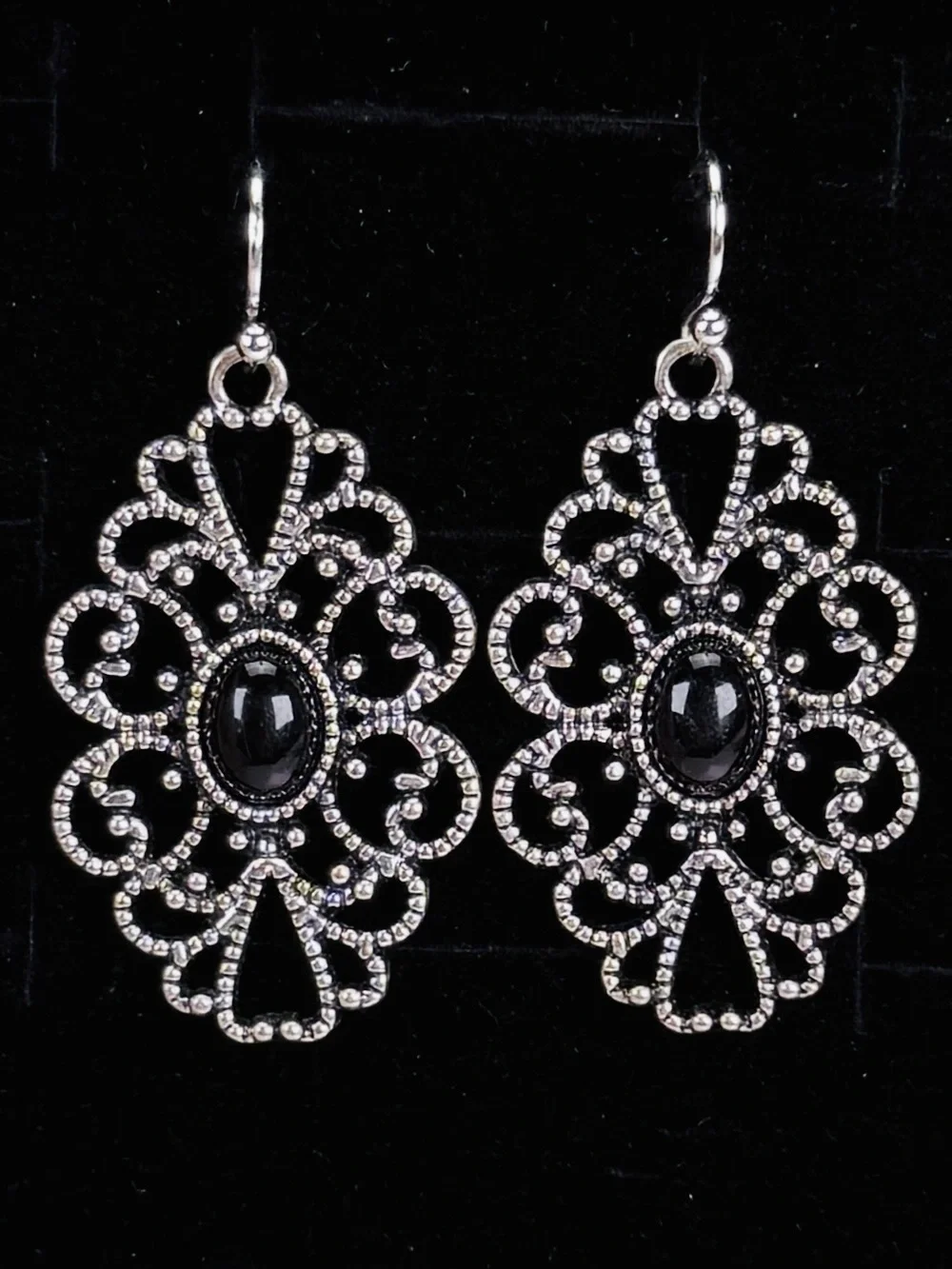 Beautiful Silvertone Black center bohemian pierced earrings